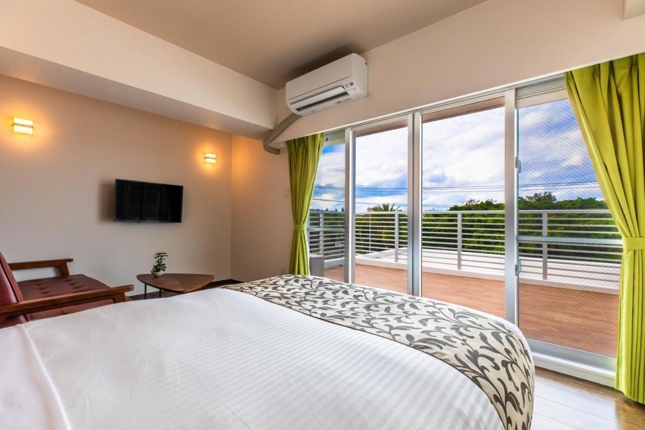 Mr Kinjo 万座ビーチ前 Apart otel Onna Dış mekan fotoğraf
