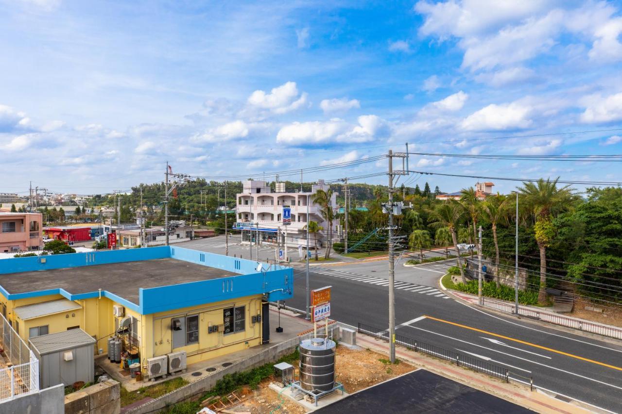Mr Kinjo 万座ビーチ前 Apart otel Onna Dış mekan fotoğraf
